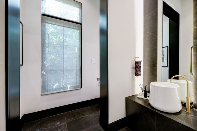 2521 Westgate Drive, Houston, TX 77019