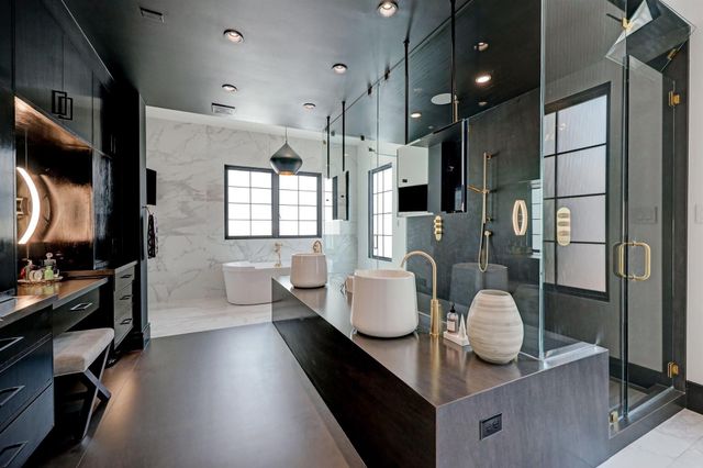 2521 Westgate Drive, Houston, TX 77019