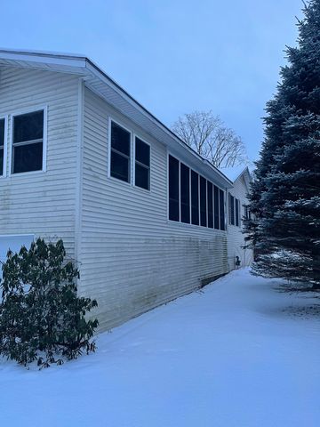 1085 Lamkin Street, Highgate, VT 05459