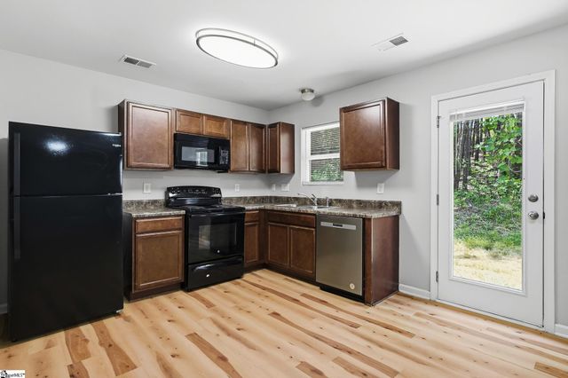152 Evvalane Drive, Spartanburg, SC 29302