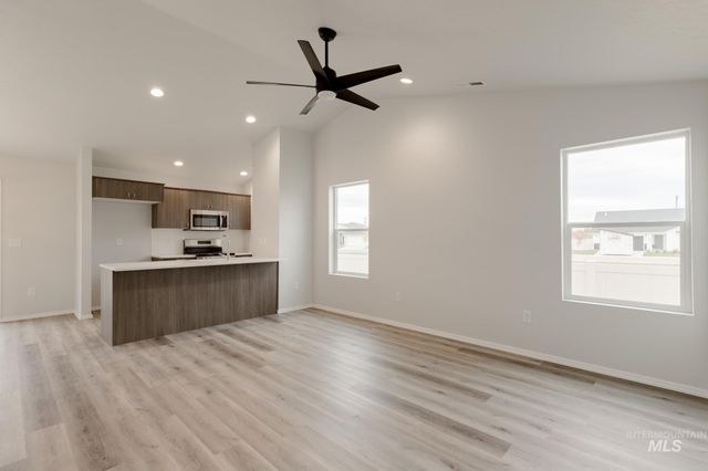 2514 W Tar Sands Dr, Kuna, ID 83634