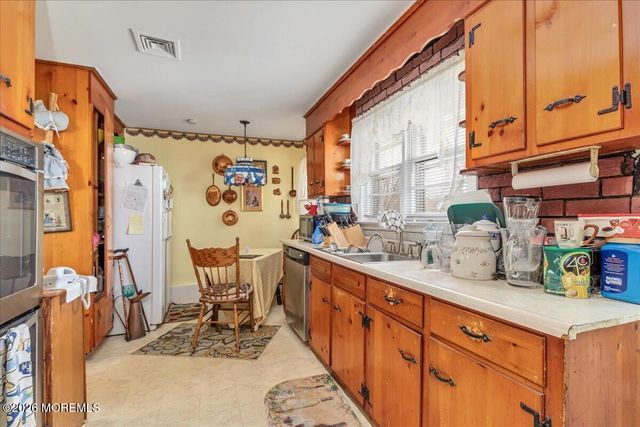 133 Church Street, Aberdeen, NJ 07747