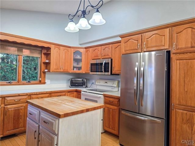 1001 Birch Lane, Vienna, NY 13157