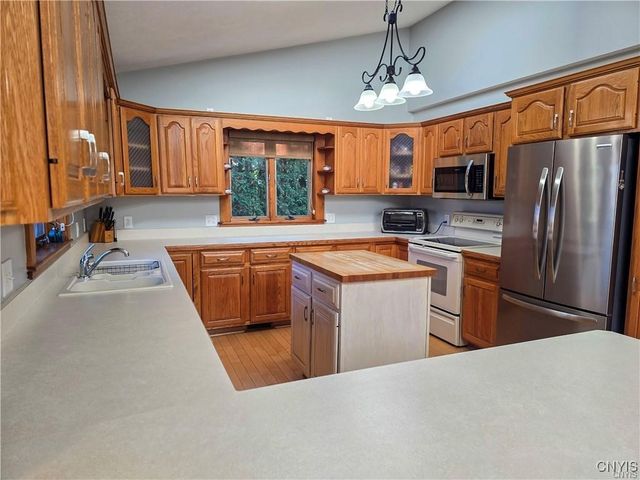 1001 Birch Lane, Vienna, NY 13157