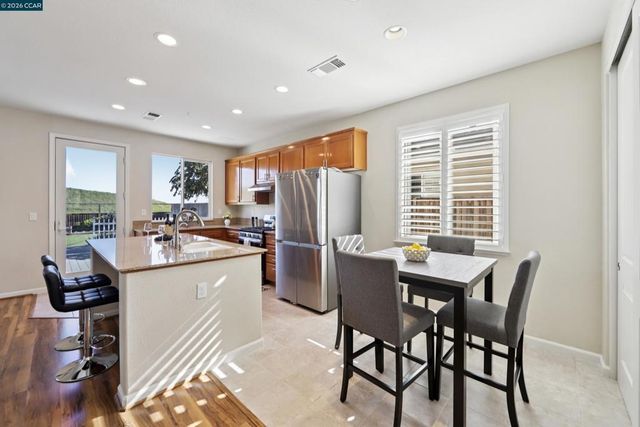 1078 Santa Lucia Dr, Pittsburg, CA 94565