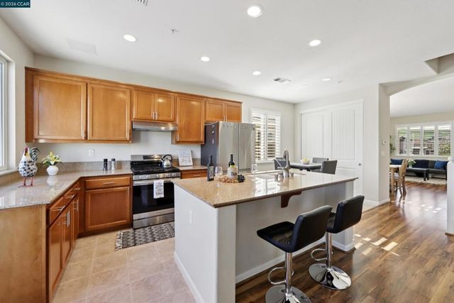 1078 Santa Lucia Dr, Pittsburg, CA 94565