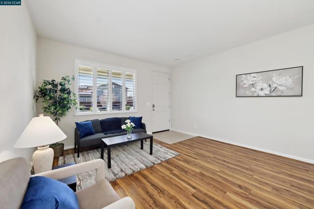 1078 Santa Lucia Dr, Pittsburg, CA 94565