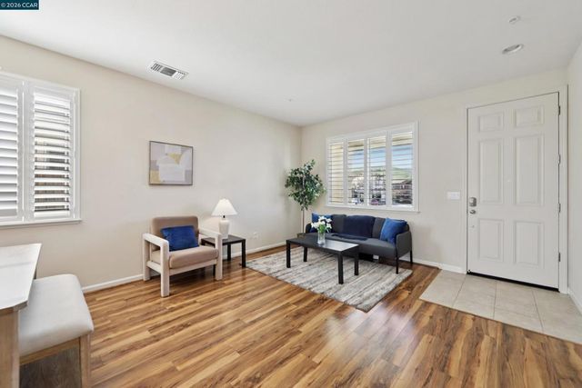 1078 Santa Lucia Dr, Pittsburg, CA 94565