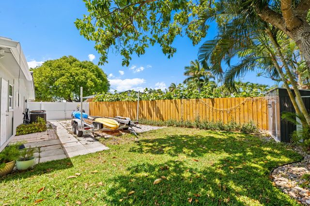 2650 NE 50th Street, Lighthouse Point, FL 33064