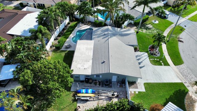 2650 NE 50th Street, Lighthouse Point, FL 33064