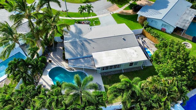 2650 NE 50th Street, Lighthouse Point, FL 33064