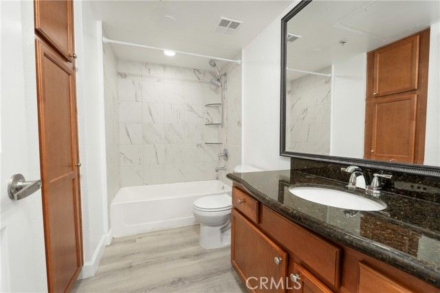 1010 La Terraza 207, Corona, CA 92879