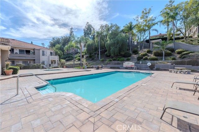 1010 La Terraza 207, Corona, CA 92879