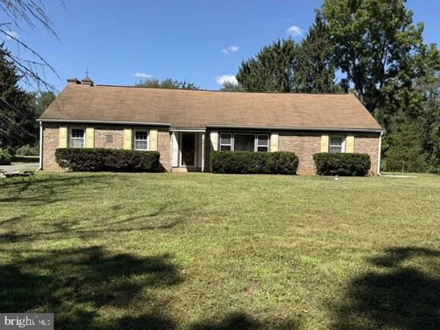 871 ALEXANDER SPRING RD, Carlisle, PA 17015