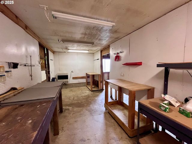 61 ELK BLUFF Dr, Stevenson, WA 98648