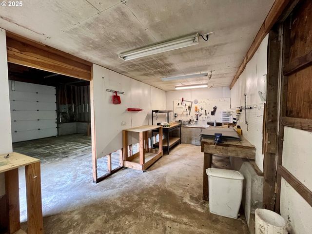 61 ELK BLUFF Dr, Stevenson, WA 98648