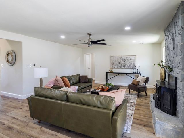 511 S Irick Street, Pilot Point, TX 76258