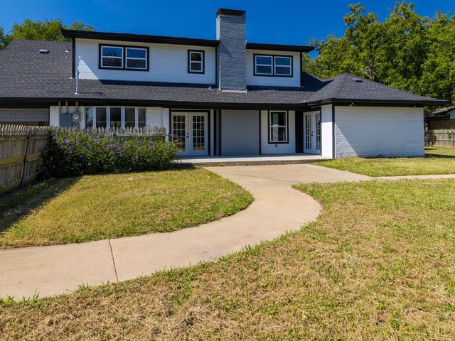 511 S Irick Street, Pilot Point, TX 76258