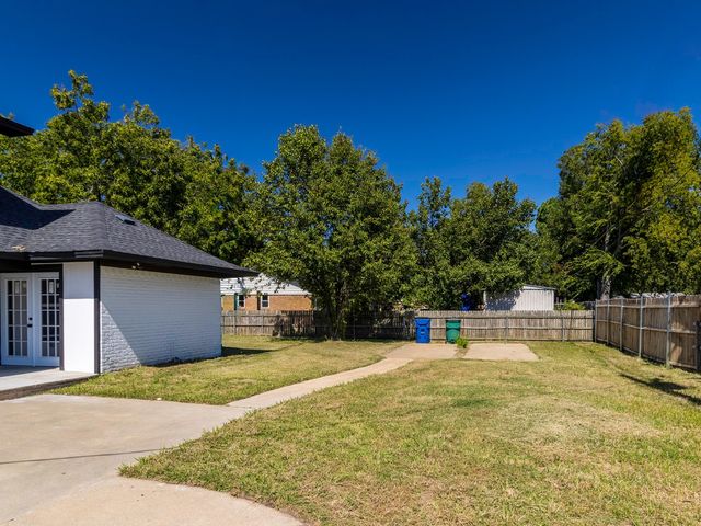 511 S Irick Street, Pilot Point, TX 76258