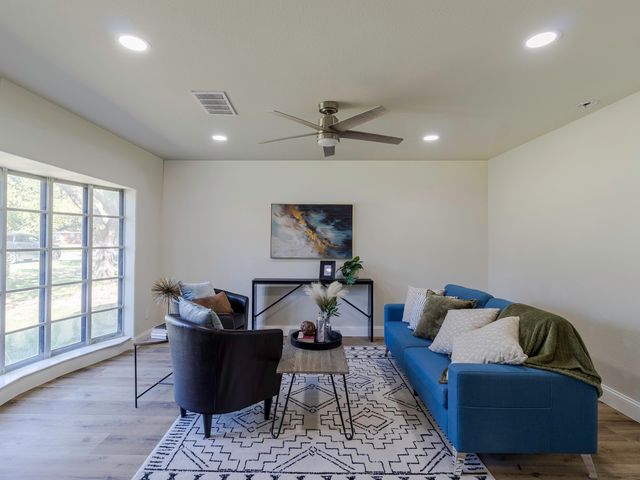 511 S Irick Street, Pilot Point, TX 76258