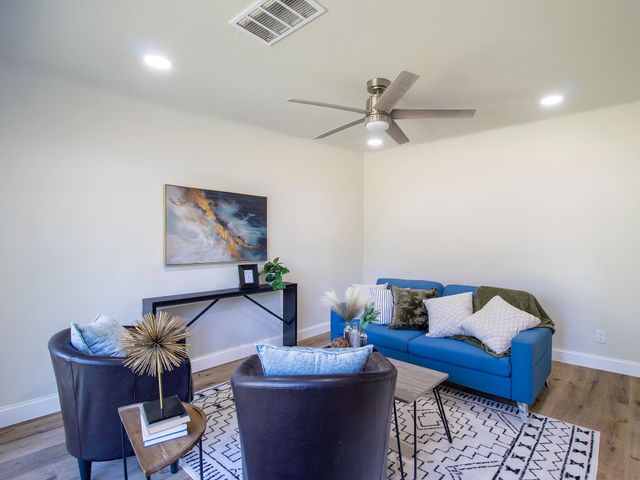 511 S Irick Street, Pilot Point, TX 76258