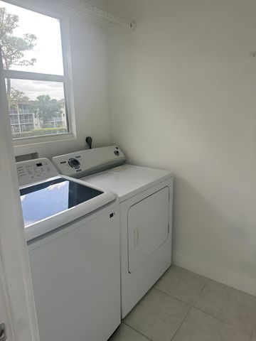 2100 Springdale Boulevard, Palm Springs, FL 33461