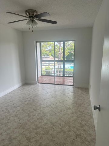 2100 Springdale Boulevard, Palm Springs, FL 33461