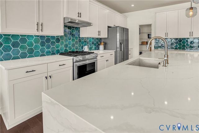 4042 Cambrian Cir, Midlothian, VA 23112