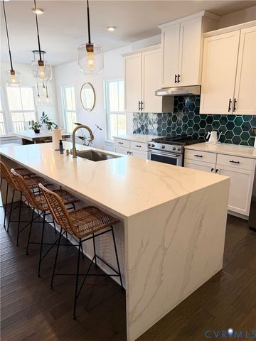 4042 Cambrian Cir, Midlothian, VA 23112