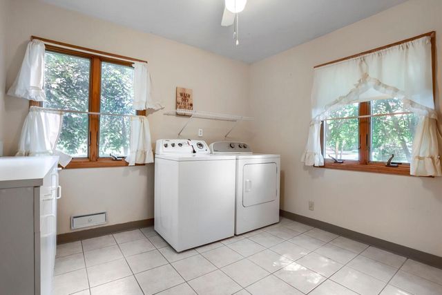 2021 English Street, Maplewood, MN 55109