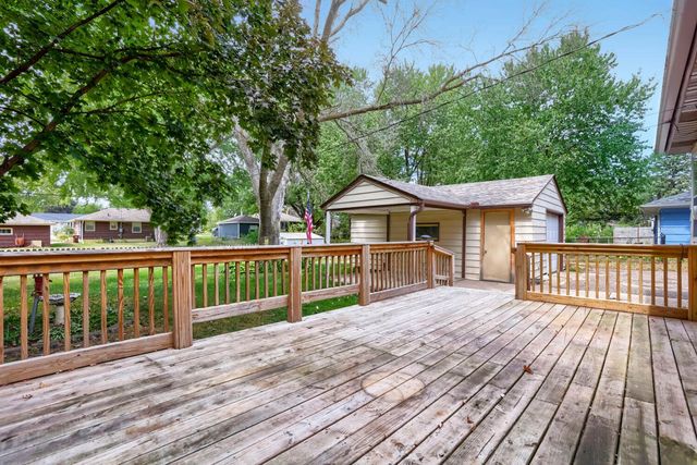 2021 English Street, Maplewood, MN 55109