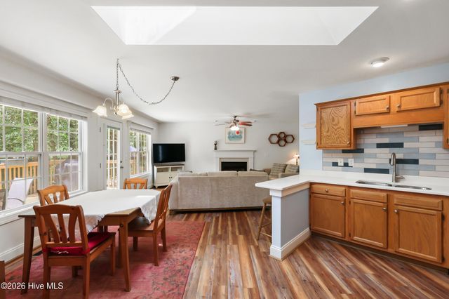 215 Oakmont Drive, Hampstead, NC 28443