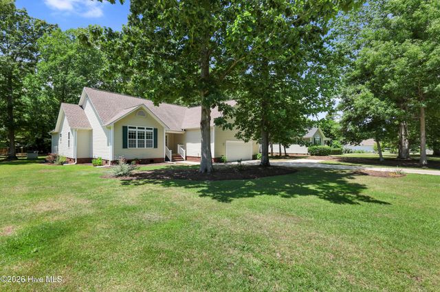 215 Oakmont Drive, Hampstead, NC 28443
