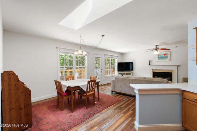 215 Oakmont Drive, Hampstead, NC 28443