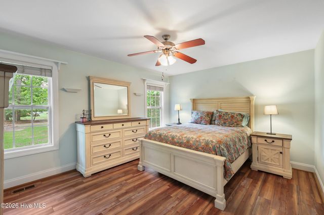 215 Oakmont Drive, Hampstead, NC 28443