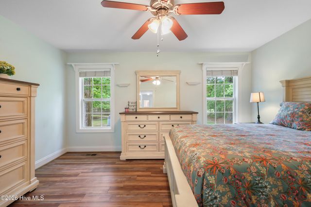215 Oakmont Drive, Hampstead, NC 28443
