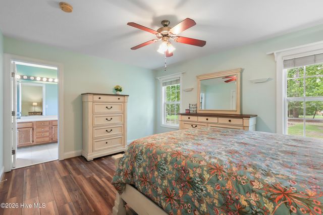 215 Oakmont Drive, Hampstead, NC 28443