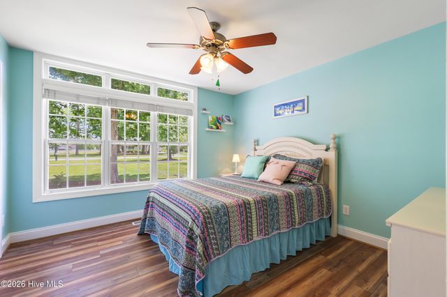 215 Oakmont Drive, Hampstead, NC 28443