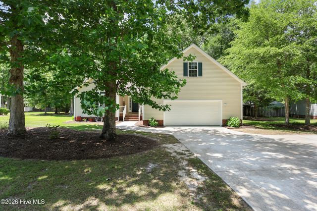 215 Oakmont Drive, Hampstead, NC 28443