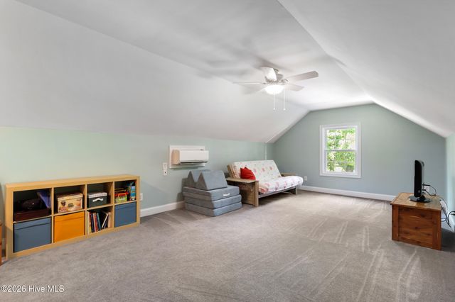 215 Oakmont Drive, Hampstead, NC 28443