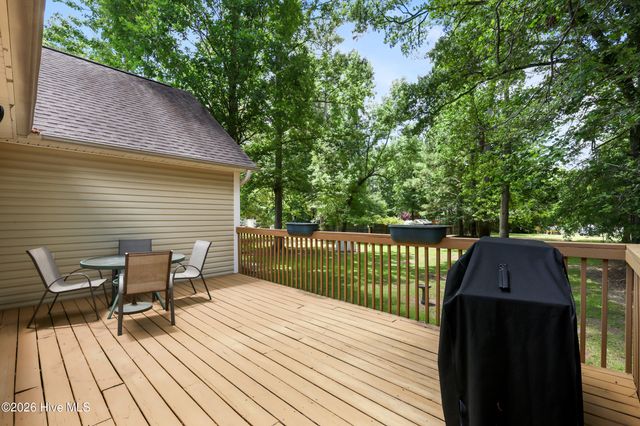 215 Oakmont Drive, Hampstead, NC 28443