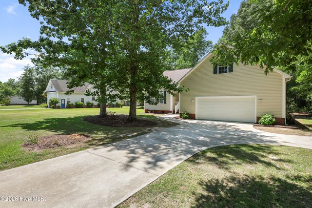 215 Oakmont Drive, Hampstead, NC 28443
