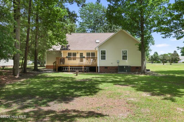 215 Oakmont Drive, Hampstead, NC 28443