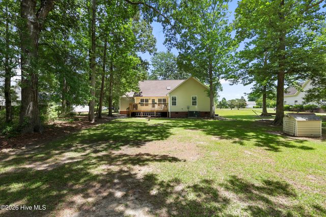 215 Oakmont Drive, Hampstead, NC 28443