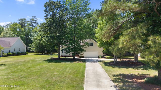 215 Oakmont Drive, Hampstead, NC 28443