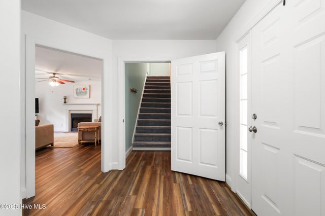 215 Oakmont Drive, Hampstead, NC 28443