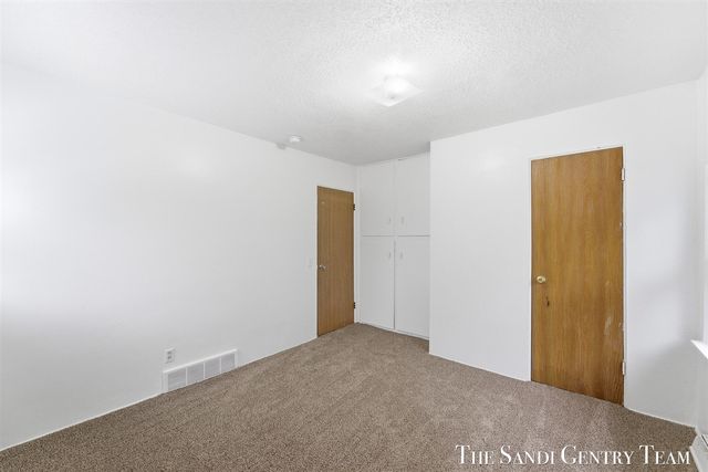 810 W Southern Avenue, Muskegon, MI 49441