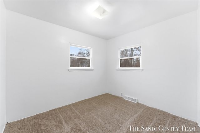 810 W Southern Avenue, Muskegon, MI 49441