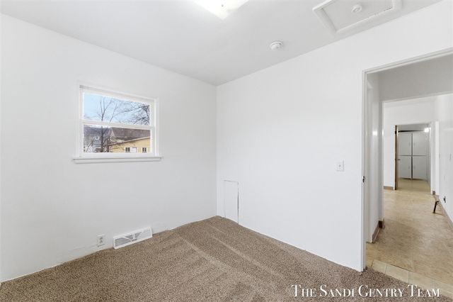 810 W Southern Avenue, Muskegon, MI 49441