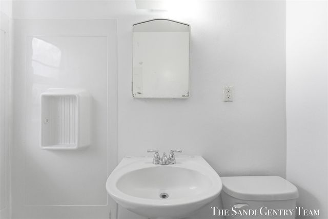 810 W Southern Avenue, Muskegon, MI 49441